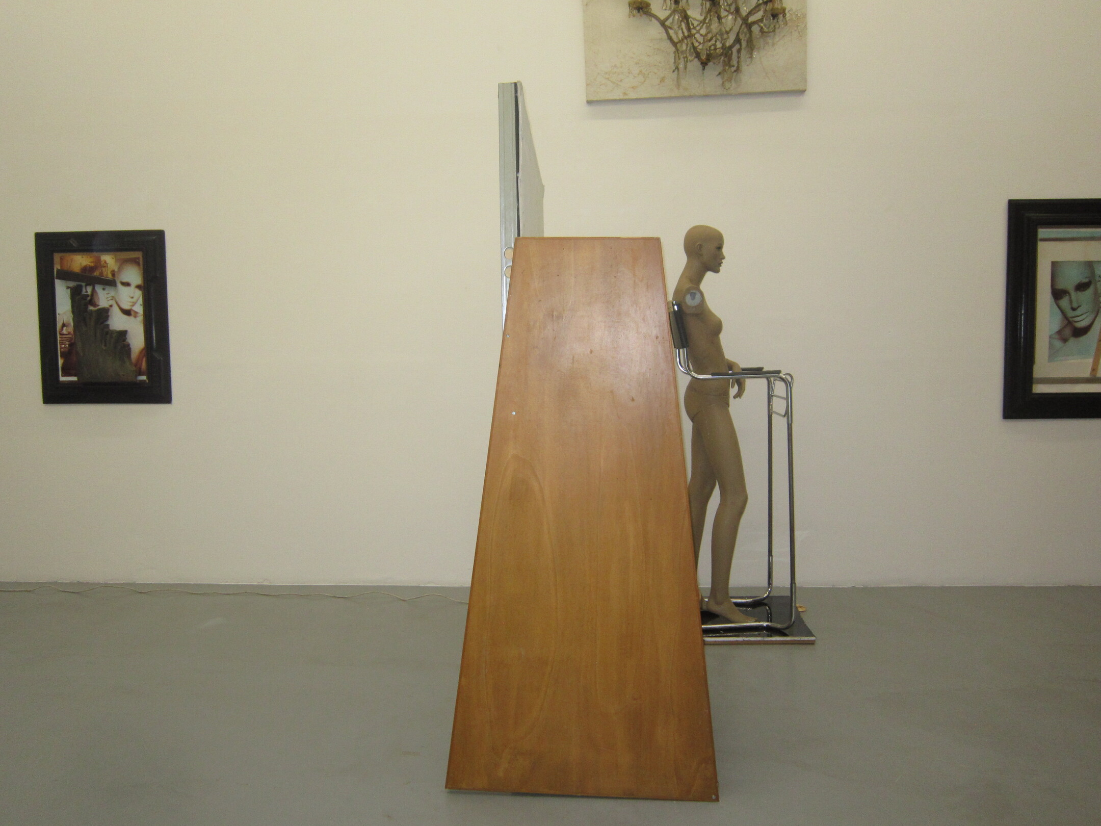 Collezione Nancy Delroi,Les qualités serieus, Gallery handout