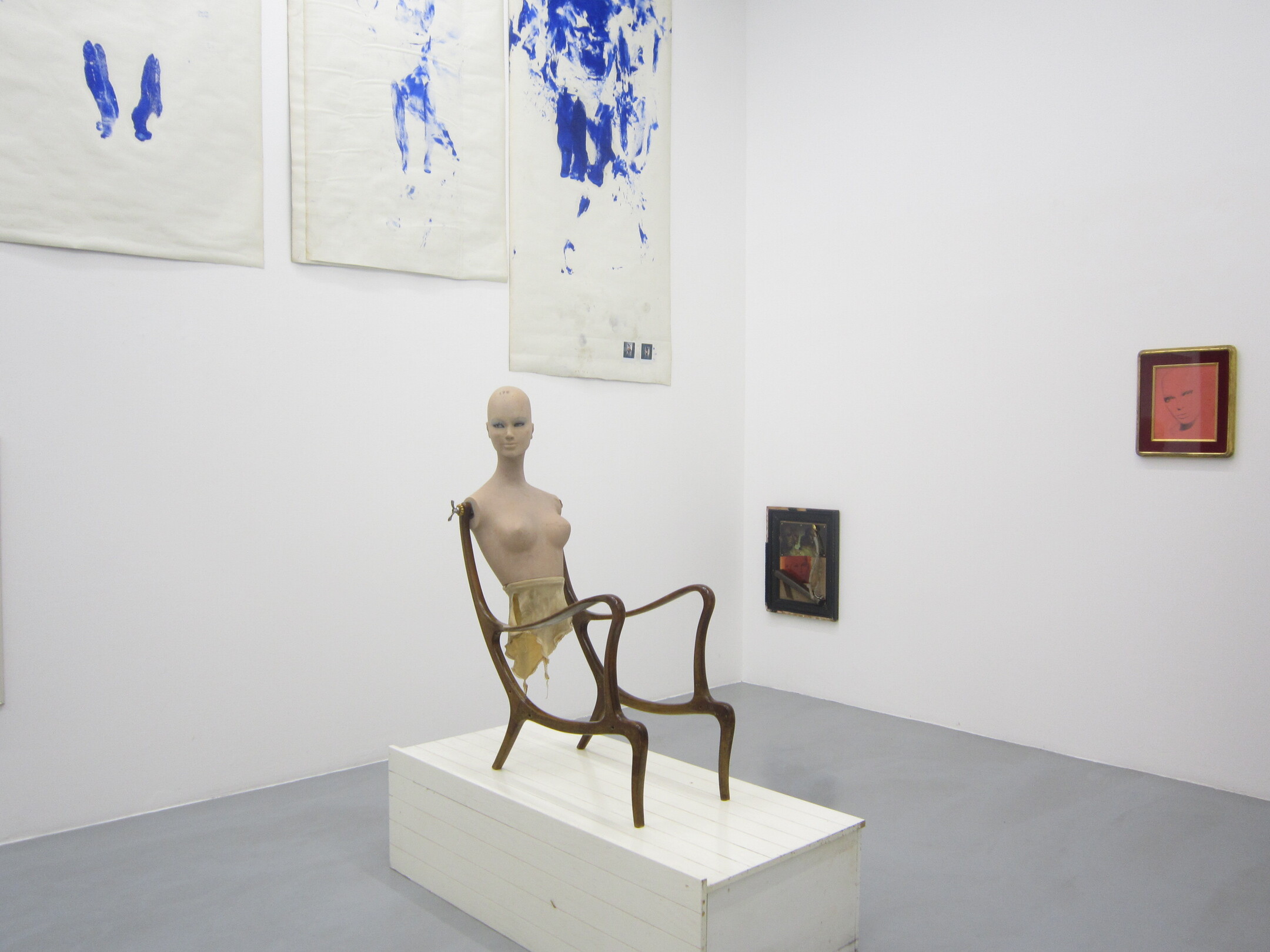 Collezione Nancy Delroi, Désirée Nakouzi De Monte and Andrea Parenti, Les qualités serieus, Gallery handout